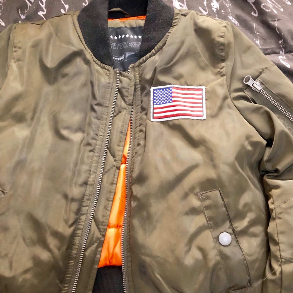 FLIGHT JACKET